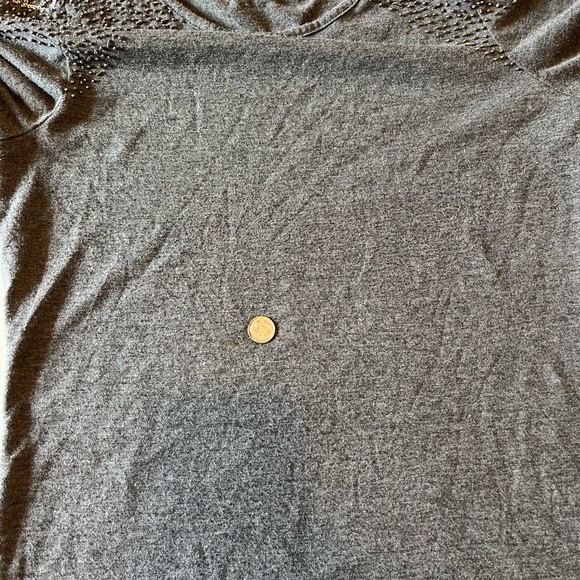 Women’s Top With Detailed Beeding Size Medium - Picture 5 of 5